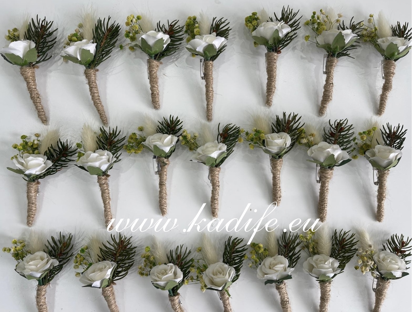 Бутониери за ревер с горска тема