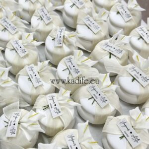 Alternative view of Нежни и красиви свещи за гости