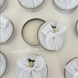 Свещ в метална кутийка- нежен и красив модел